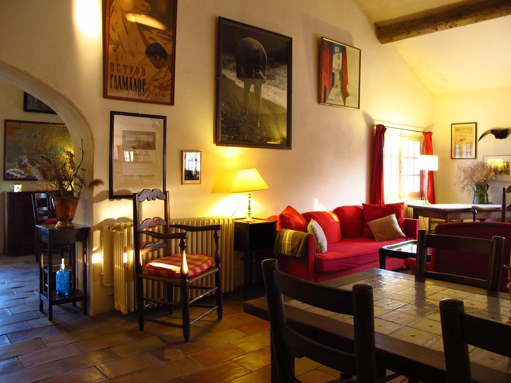 Cacharel Hotel